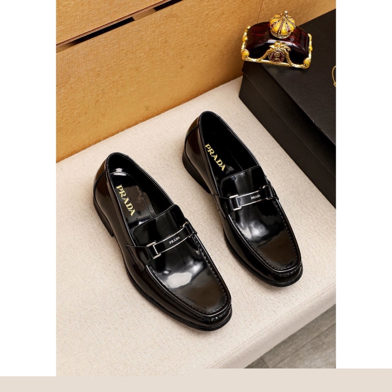 Pra*a leather shoes